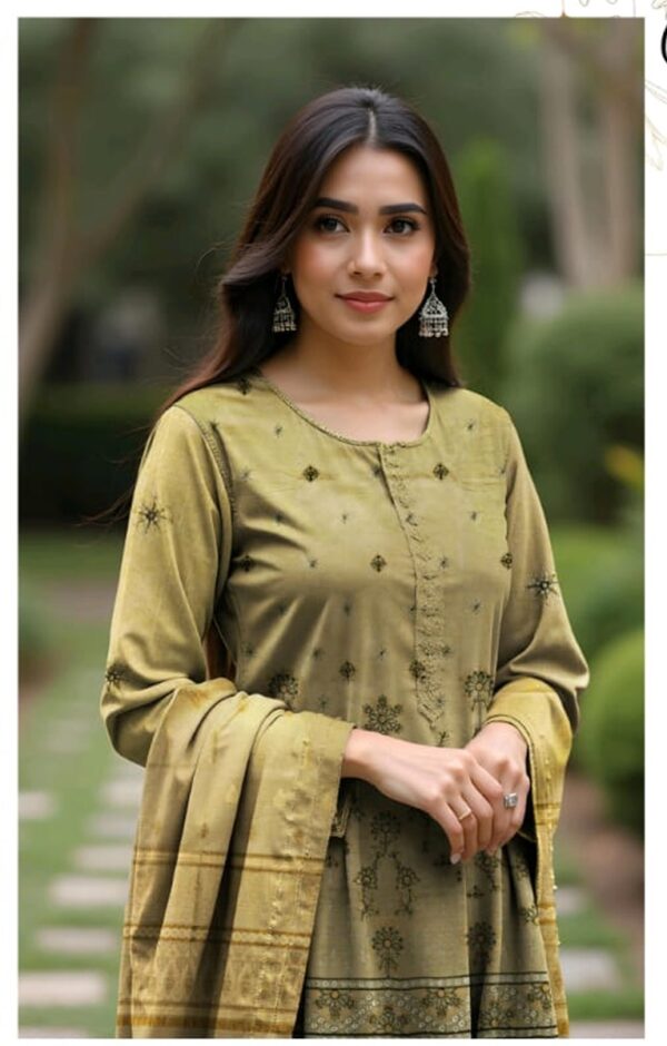 EMBROIDERED LAWN 3 PC